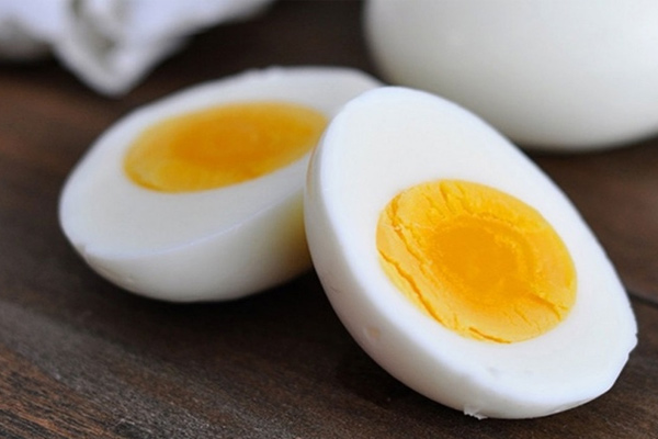 Sỏi thận ăn trứng được không